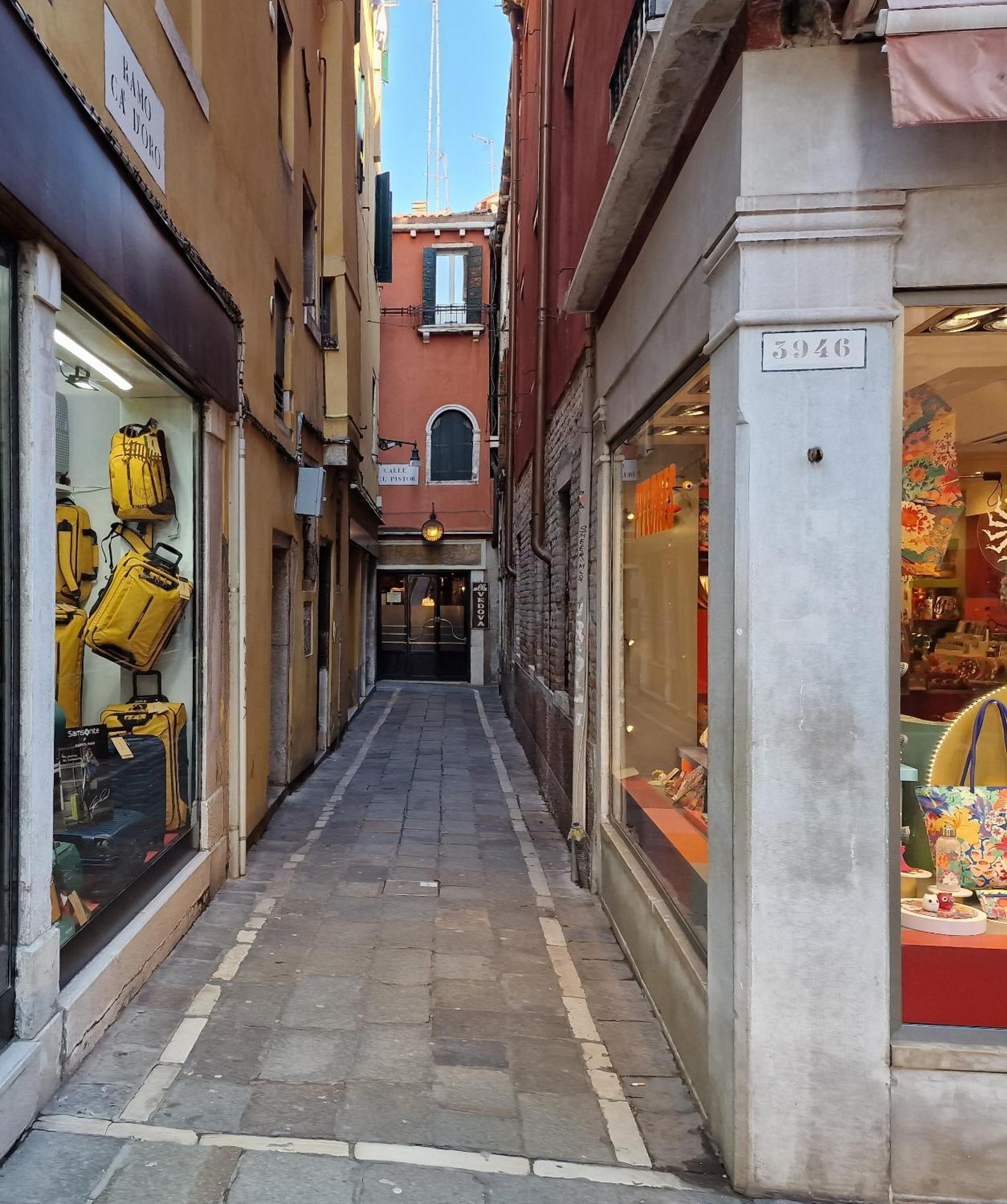 Veneziacentopercento La Forcola Apartment, Next To Rialto Bridge Exterior foto